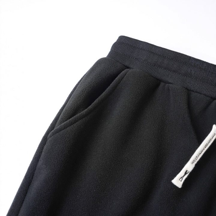 Comfortable jogging pants for men with elastic waistband and practical pockets Lune London