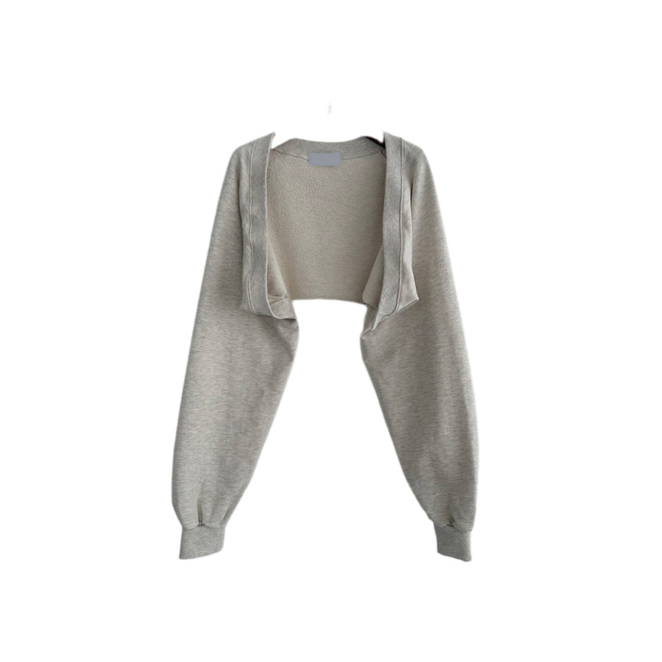 Women's sporty loungewear set with crop top and wide cargo pants Chic & Stil