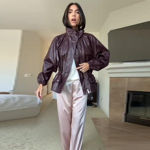Veste en faux cuir pour femmes avec poches pratiques et col haut Chic & Stil