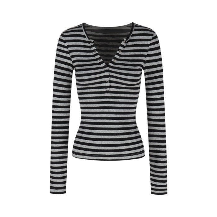 Women's long-sleeve shirt with modern stripes and button placket Chic & Stil