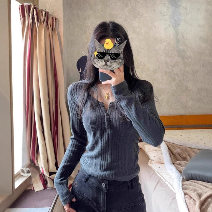 Pull femme ajusté à manches longues avec détails de boutons Chic & Stil