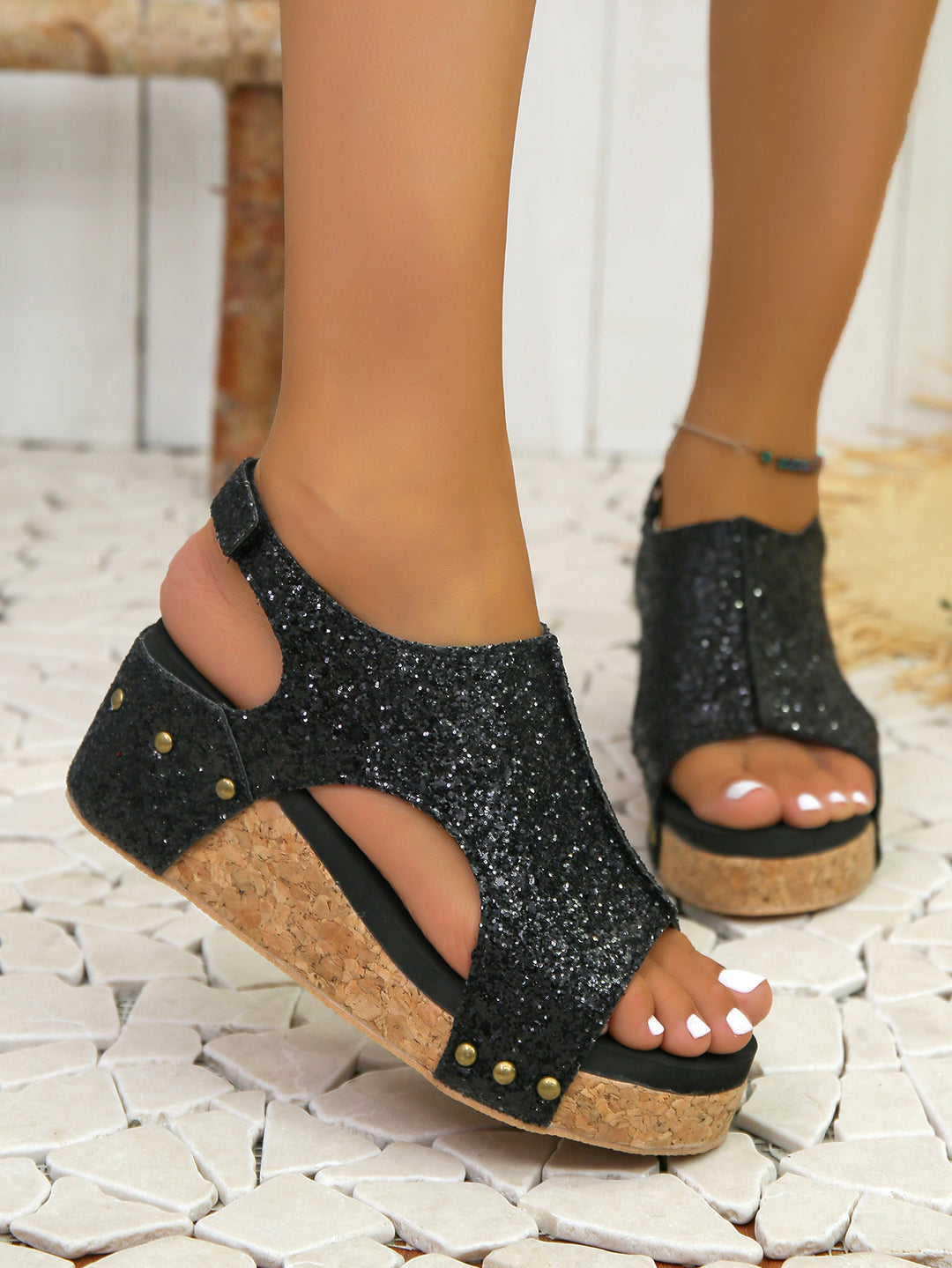 Wedge sandals for women with sparkling material and a comfortable insole Lune London