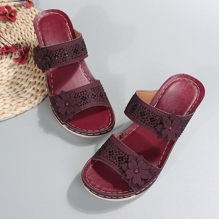 Wedge sandals for women with a floral design and an anatomical sole Lune London