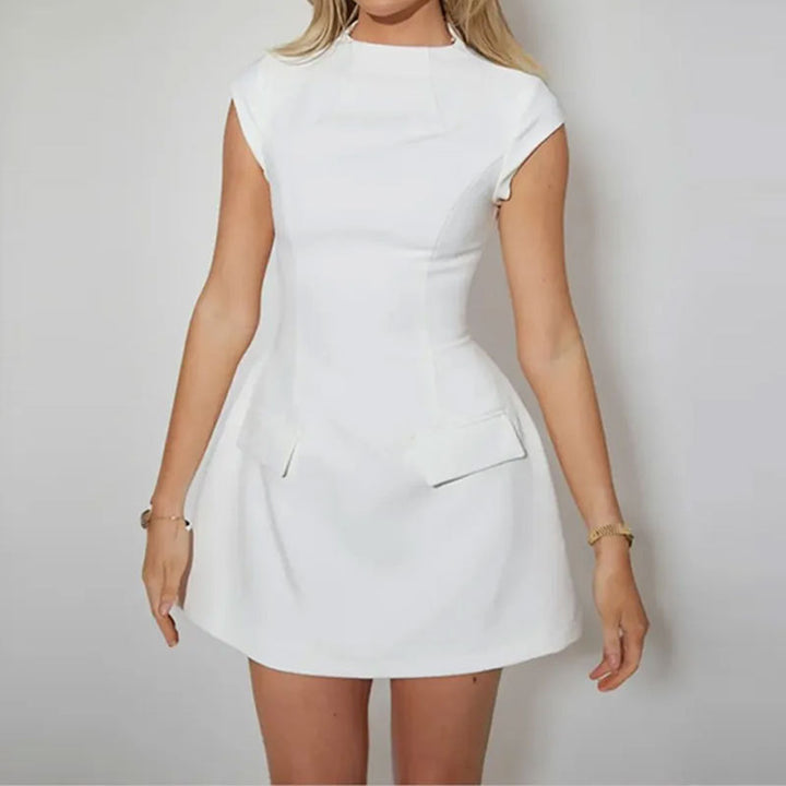 Robe mini ajustée pour femmes avec poches et taille haute Chic & Stil