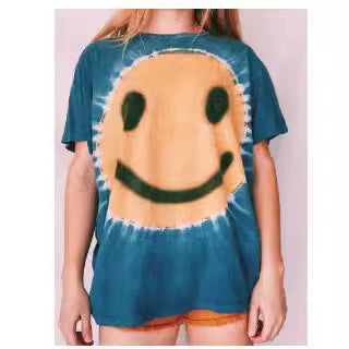 Oversized T-shirt for women with a casual batik design and smiley pattern Lune London