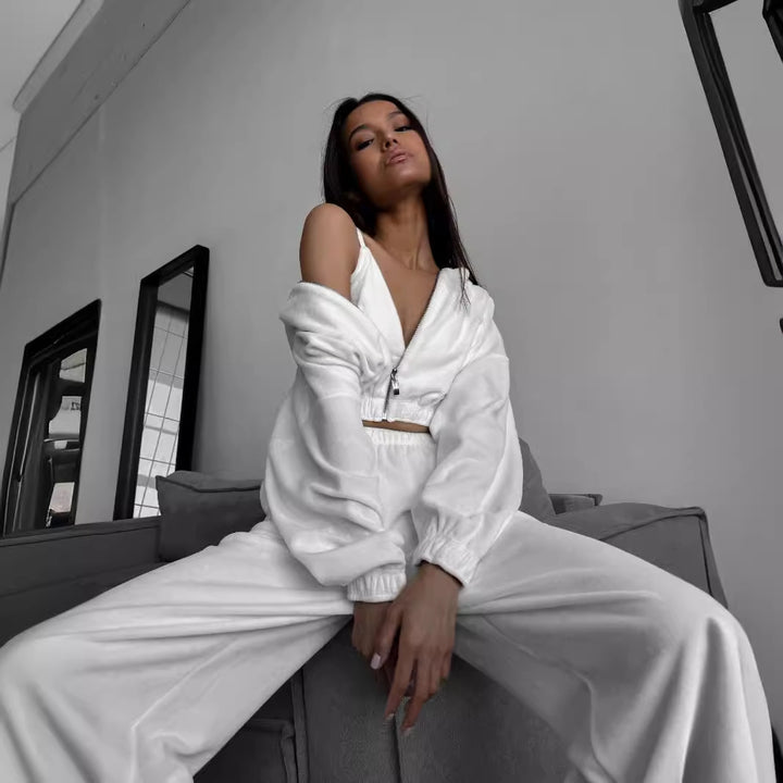 Luxury velour loungewear set for women with hood and zip Lune London