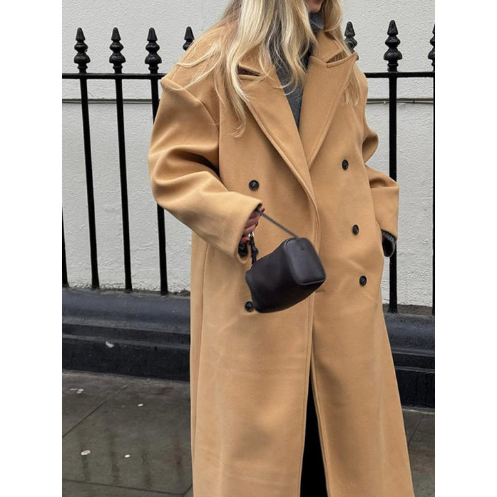 Elegant women's wool coat with a modern retro design Lune London