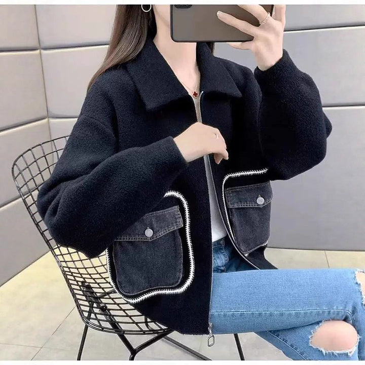 Veste extérieure à la mode pour femmes avec des poches en denim frappantes Chic & Stil