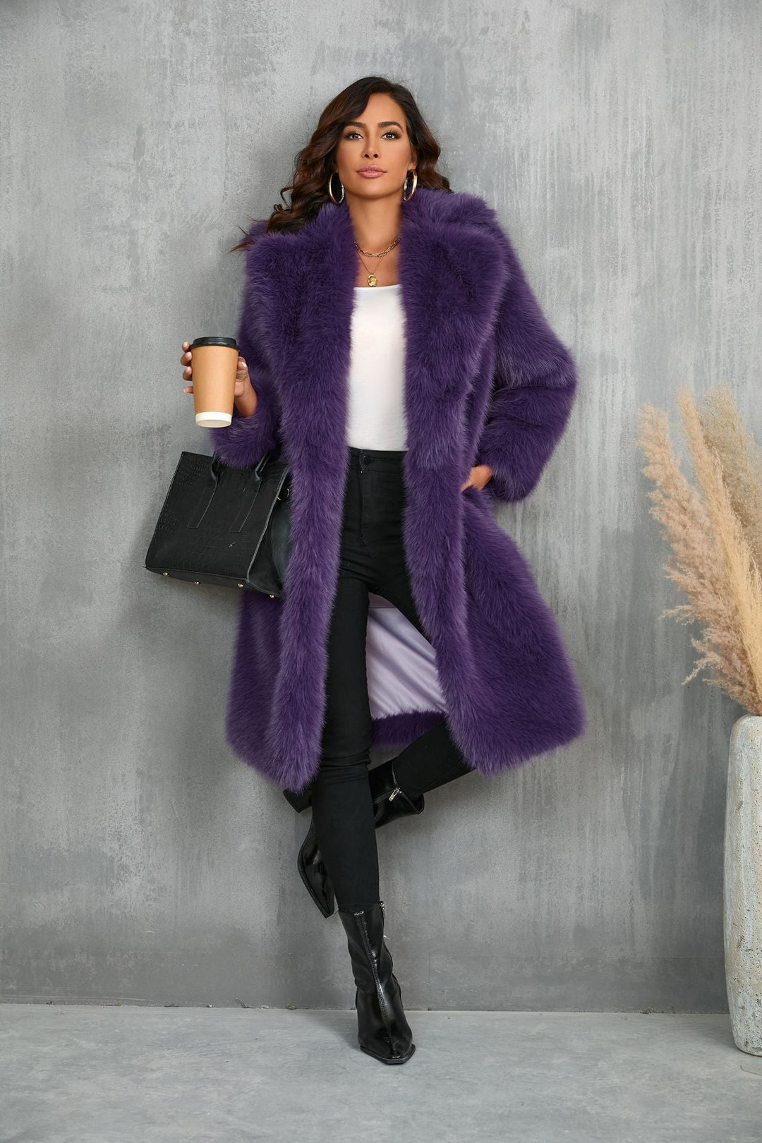 Women's Luxurious Faux Fur Coat with Elegant Cut Lune London