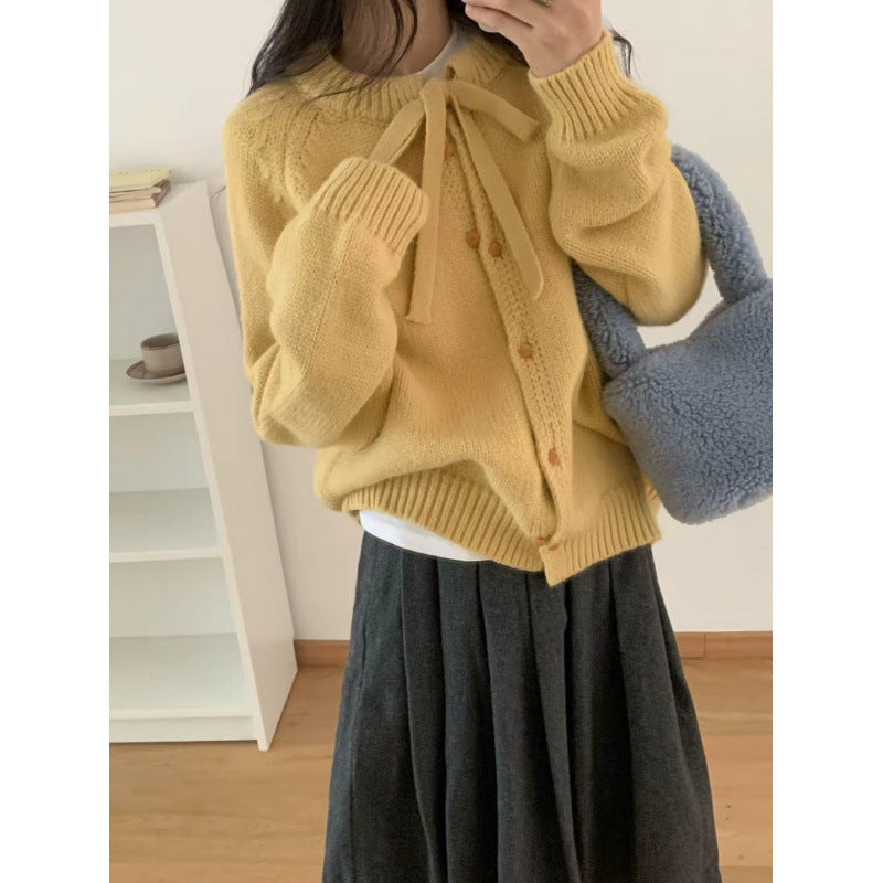Cardigan court en tricot pour femmes avec ruban et matériau léger Chic & Stil