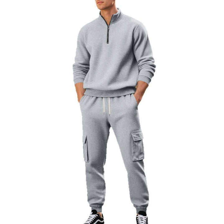 Sport leisure set for men with high collar and practical cargo pockets Lune London