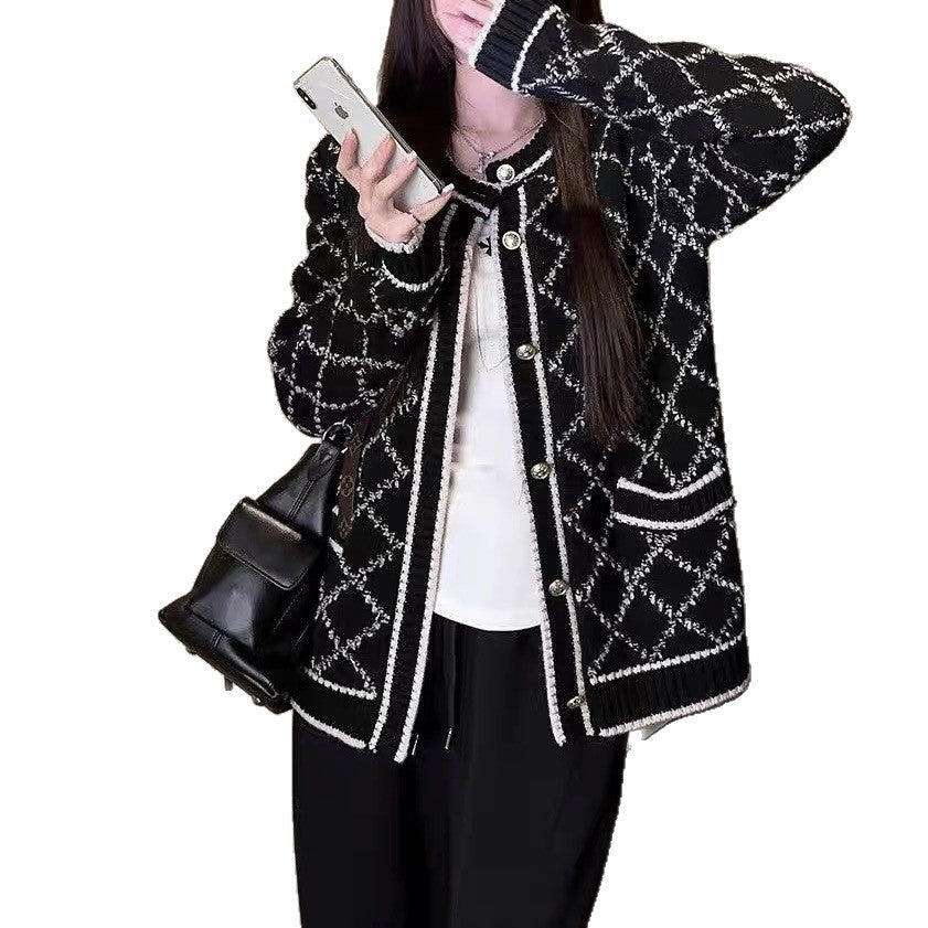 Women's knitted jacket with decorative pattern and pockets Lune London