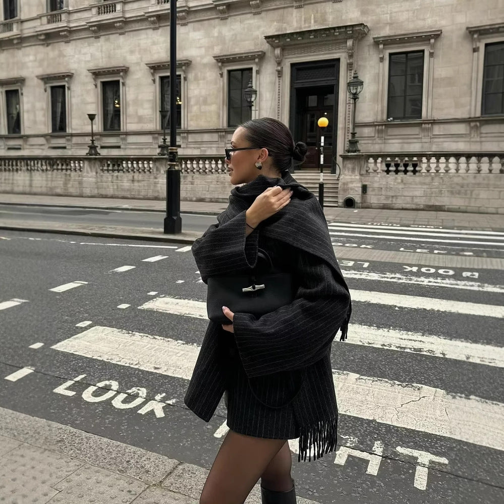Trendy women's quilted jacket with asymmetrical collar and an elegant scarf Lune London