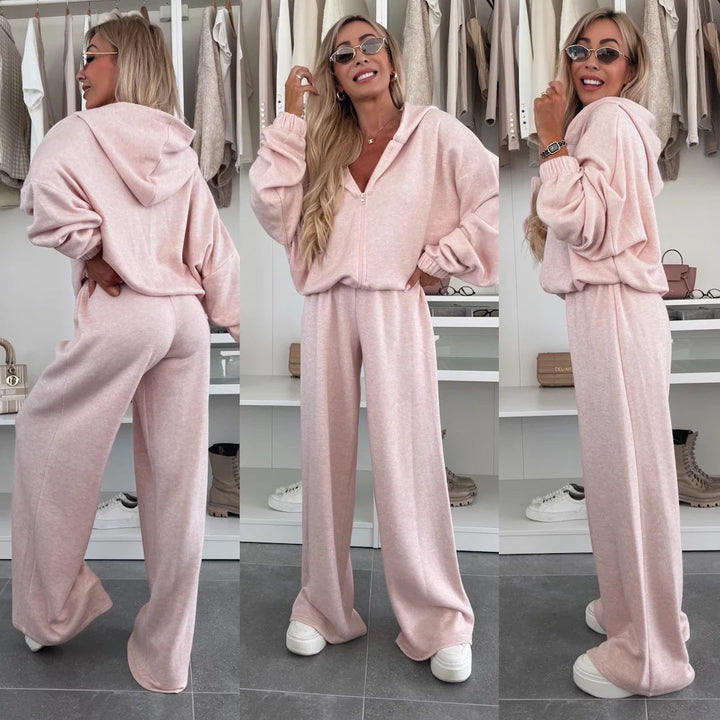 Women's Loungewear Suit Made Of Soft Fleece with Hood and Loose Fit Lune London