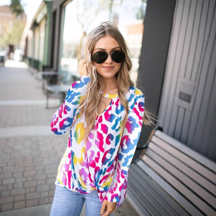 Women casual top with a trendy V neck twist Lune London