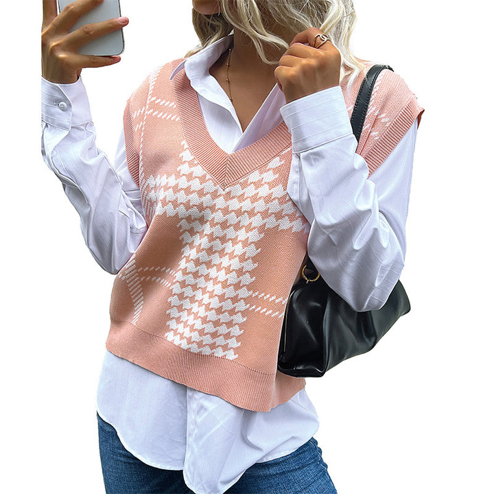 Sleeveless knitted V-neck sweater for ladies Lune London