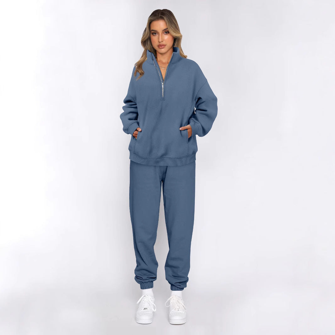 Lune London Women's Sports Leisure Set with High Collar and Practical Pockets