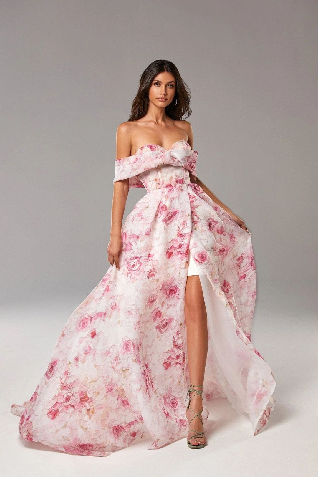 Women's maxi dress with off-shoulder design and floral patterns Lune London