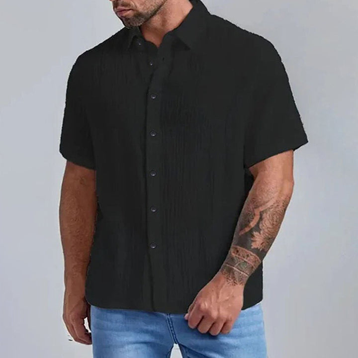 Structured short-sleeve shirt for men with modern button details Lune London