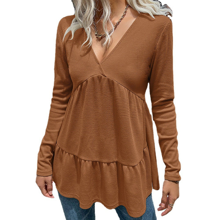 Casual women's T-shirt with ruffles and V-neck Lune London