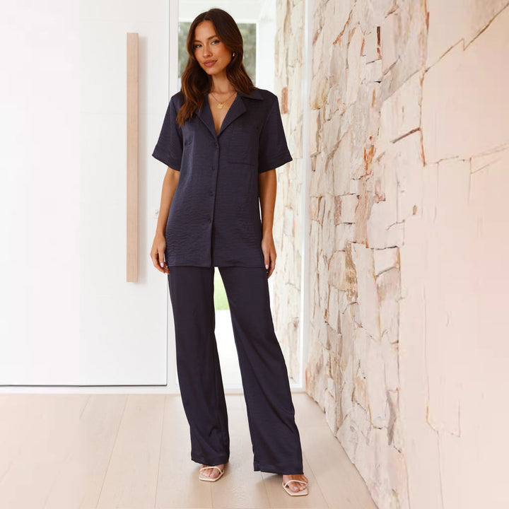 Satin pajama set for women with elegant short sleeve blouse and loose pants Chic & Stil
