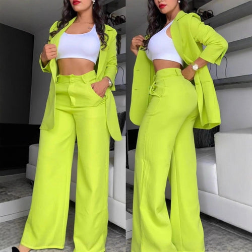 Two-piece women's business suit set with wide pants and fitted jacket Lune London