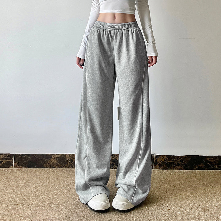 Casual women's jogging pants with a loose fit and an elastic waist Lune London
