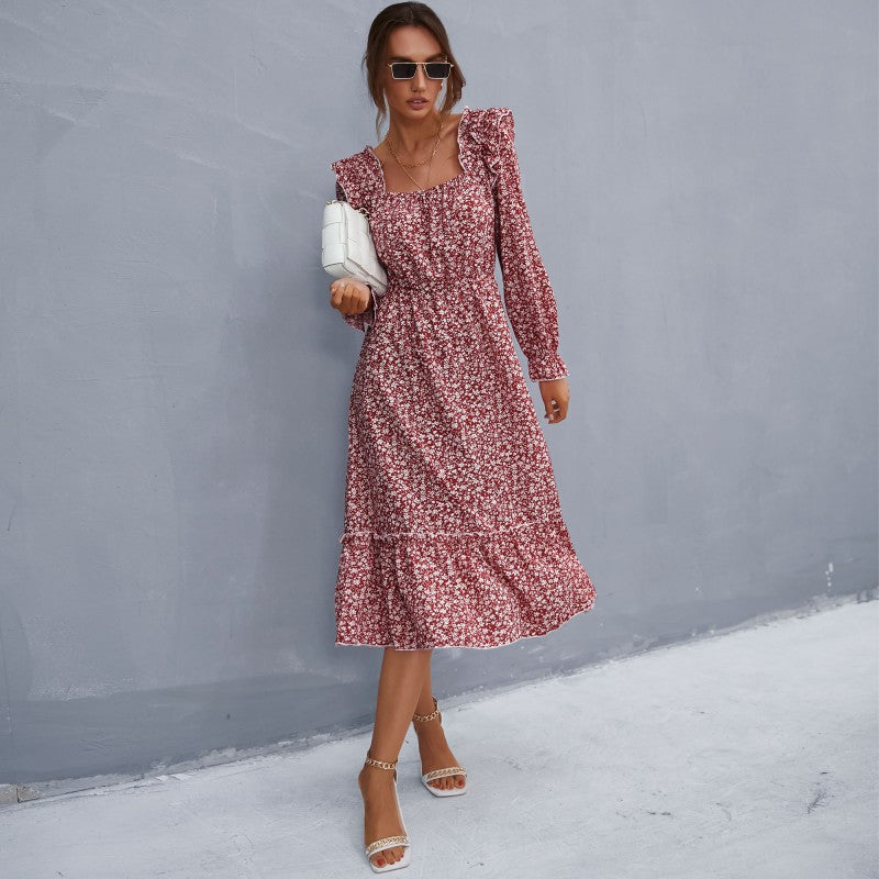 Robe maxi romptique pour femme avec des détails en volants et des motifs floraux Chic & Stil