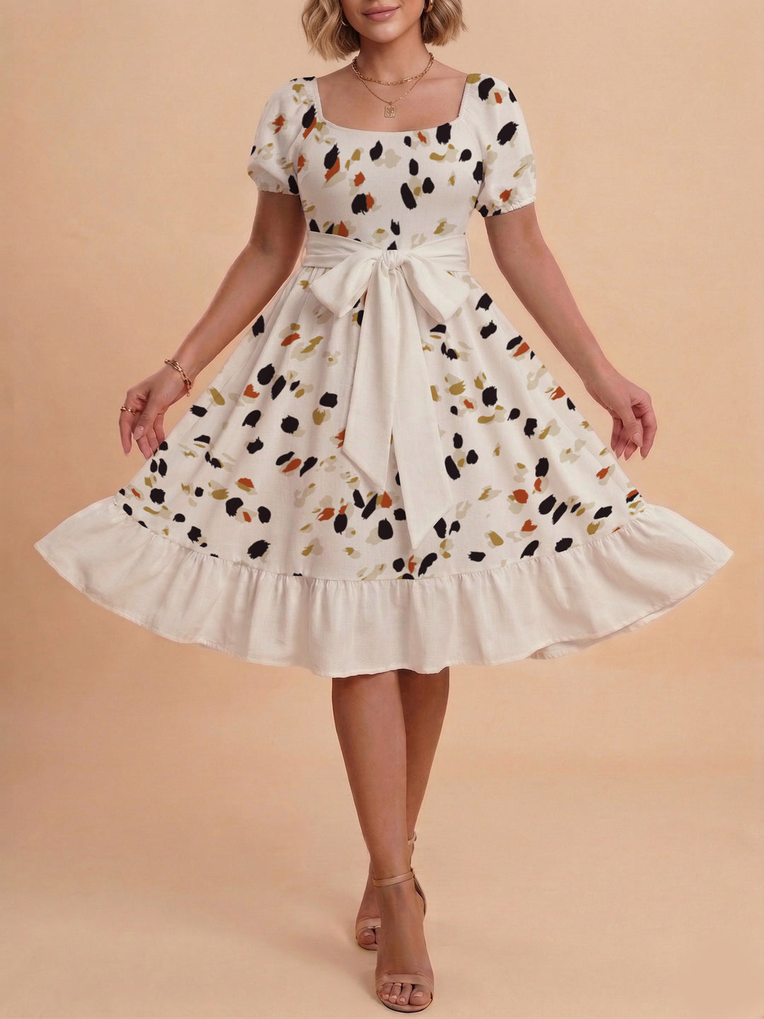Women's dress with tailored fit and playful floral pattern Lune London