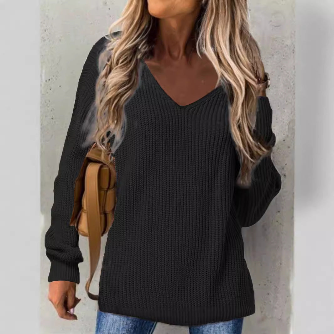 Thick knit V-neck pullover for women with a relaxed fit Lune London