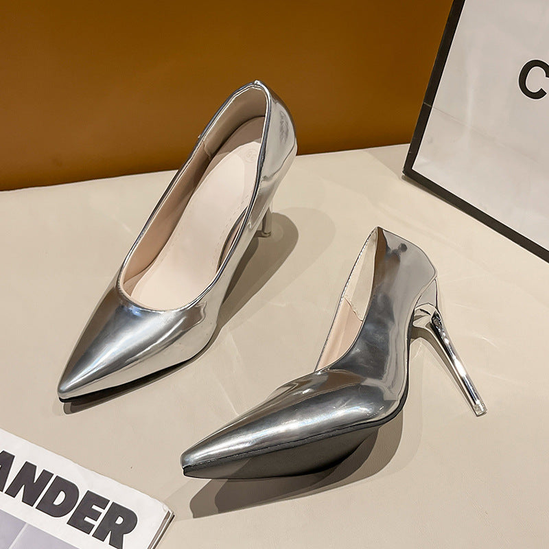 Elegant and fashionable ladies' high heel pumps with pointed design and glossy surface Lune London