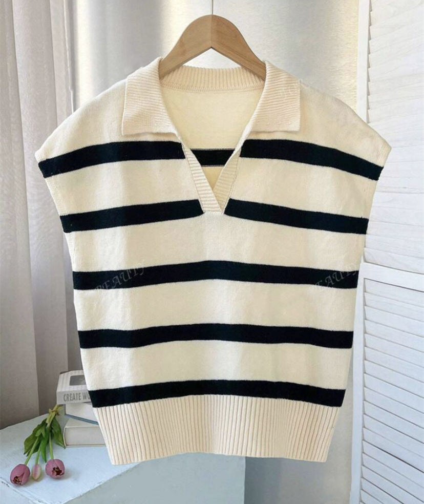 Pull en tricot pour femmes avec un élégant décolleté en V et un motif rayé moderne Lune London