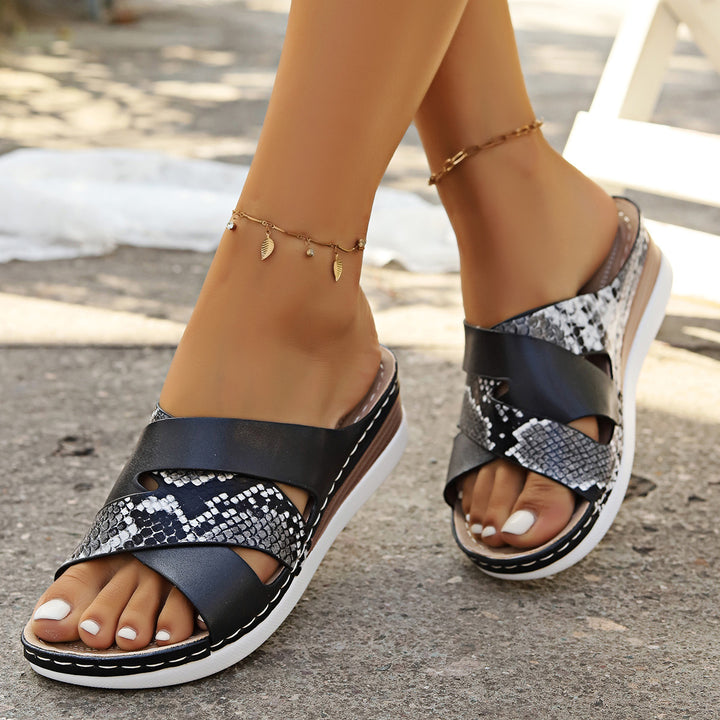Ladies Fashion Slide sandals with trendy crossed straps Lune London