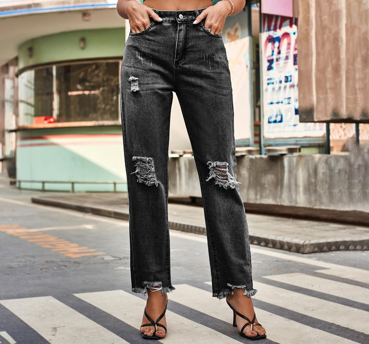 Destroyed jeans for women in a modern boyfriend cut with frayed details Lune London