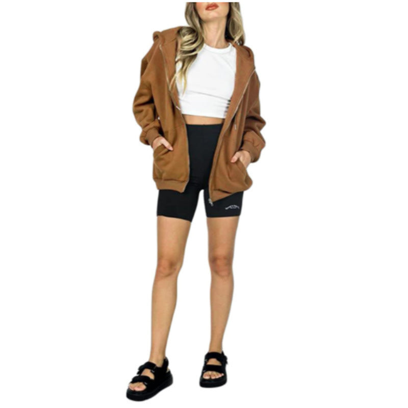 Ladies oversized hoodie sweatshirt with zipper closure and practical side pockets Lune London