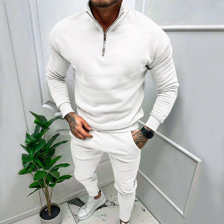 Sporty fleece pullover for men with short zipper and trendy fit Lune London