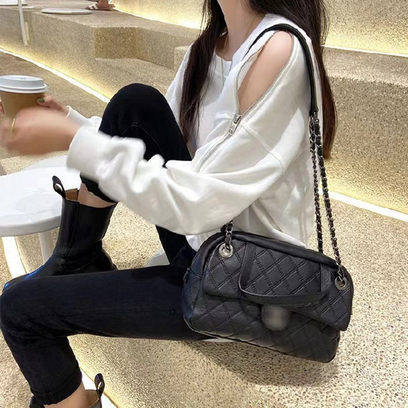 Women's casual oversized pullover with open shoulders and modern design