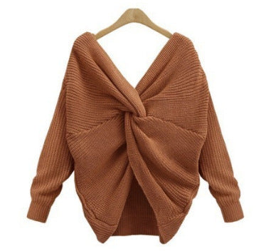 Knitted sweater for women with a unique back design and a deep V-neck Lune London