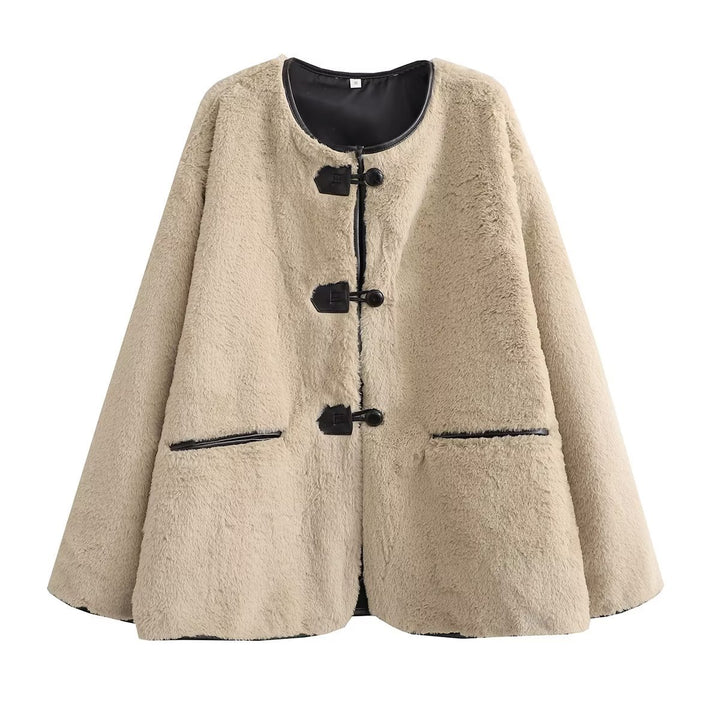 Ladies comfortable A-shaped cardigan with button closure Lune London
