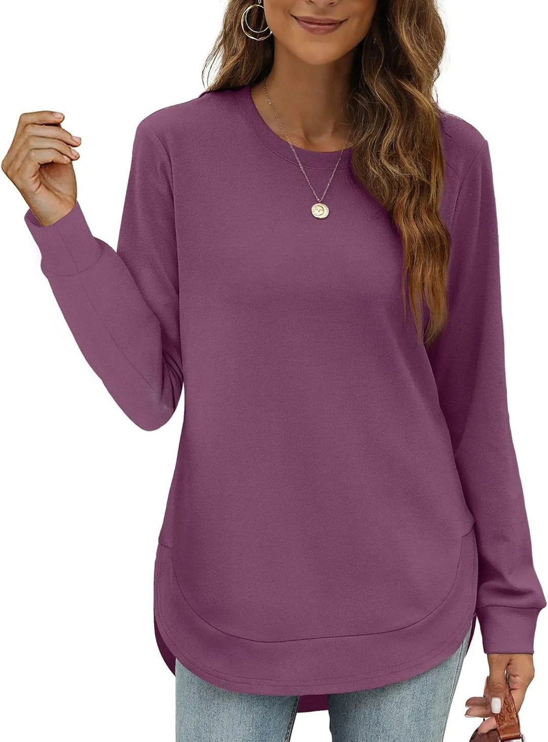 Casual women's long sleeve sweater with curved hem Lune London