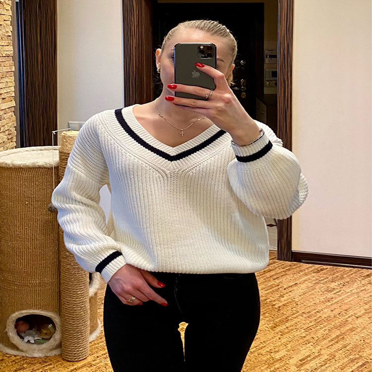 Women's V-neck sweater with contrasting stripes Lune London