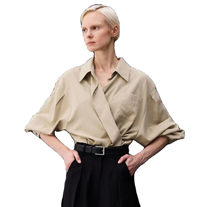 Blouse oversize pour femmes avec look enveloppant et poche poitrine pratique Chic & Stil