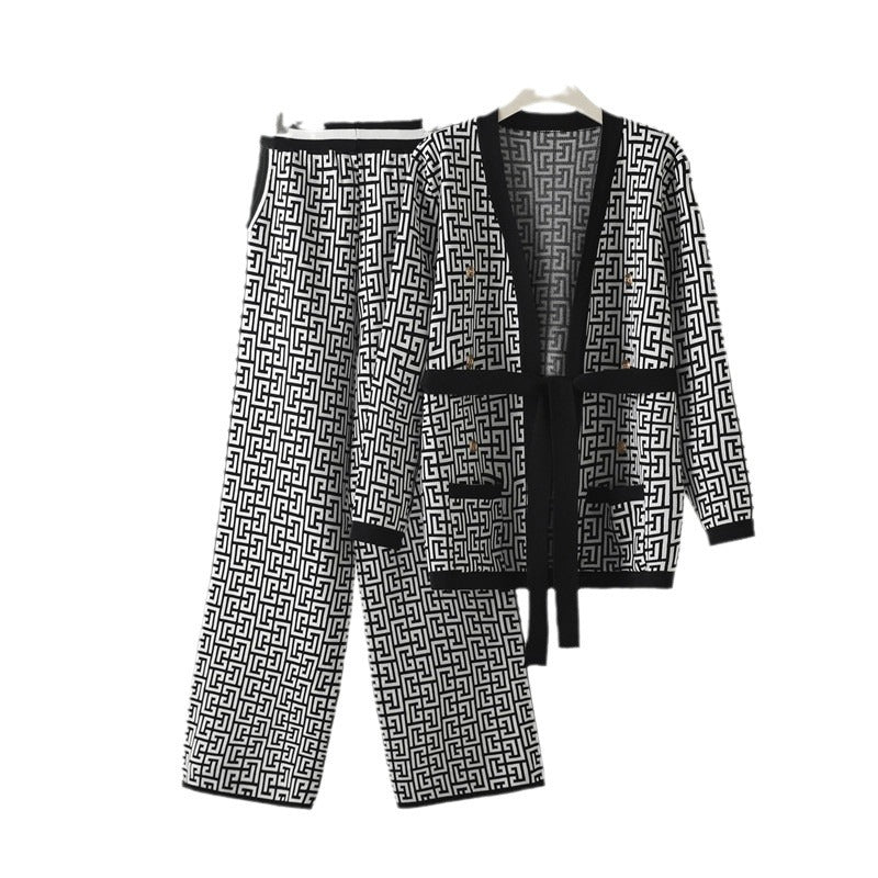 Casual knit loungewear set for women with geometric pattern Lune London