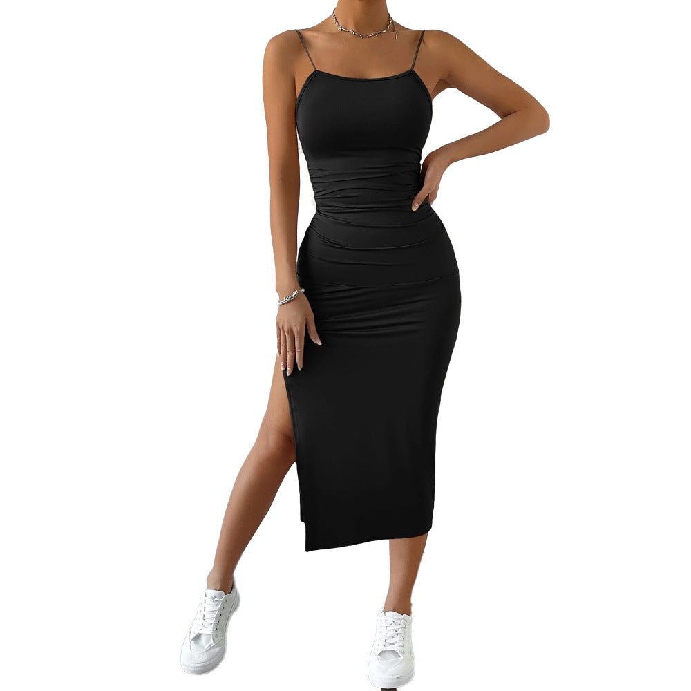 Robe maxi pour femmes avec des bretelles spaghetti étroites et une fente sur le côté Chic & Stil