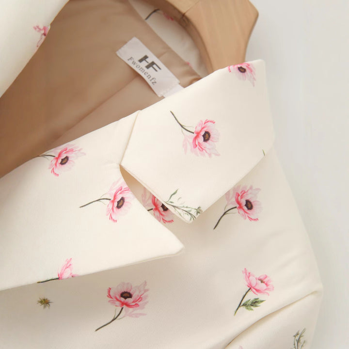 Veste blazer féminine à motif floral et ceinture à la taille Lune London