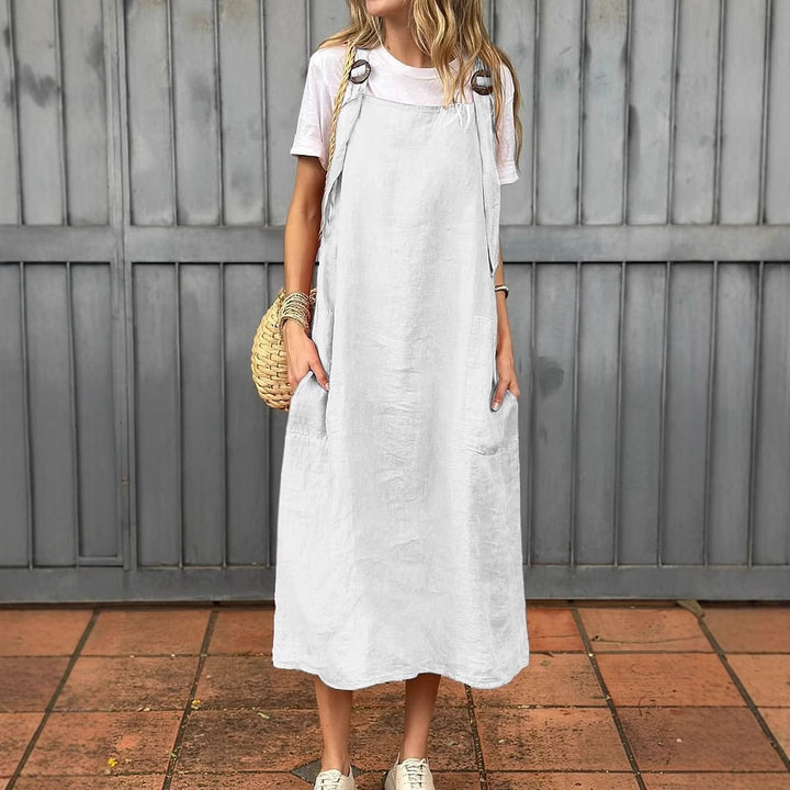 Casual linen dress for women with practical pockets and adjustable straps Lune London