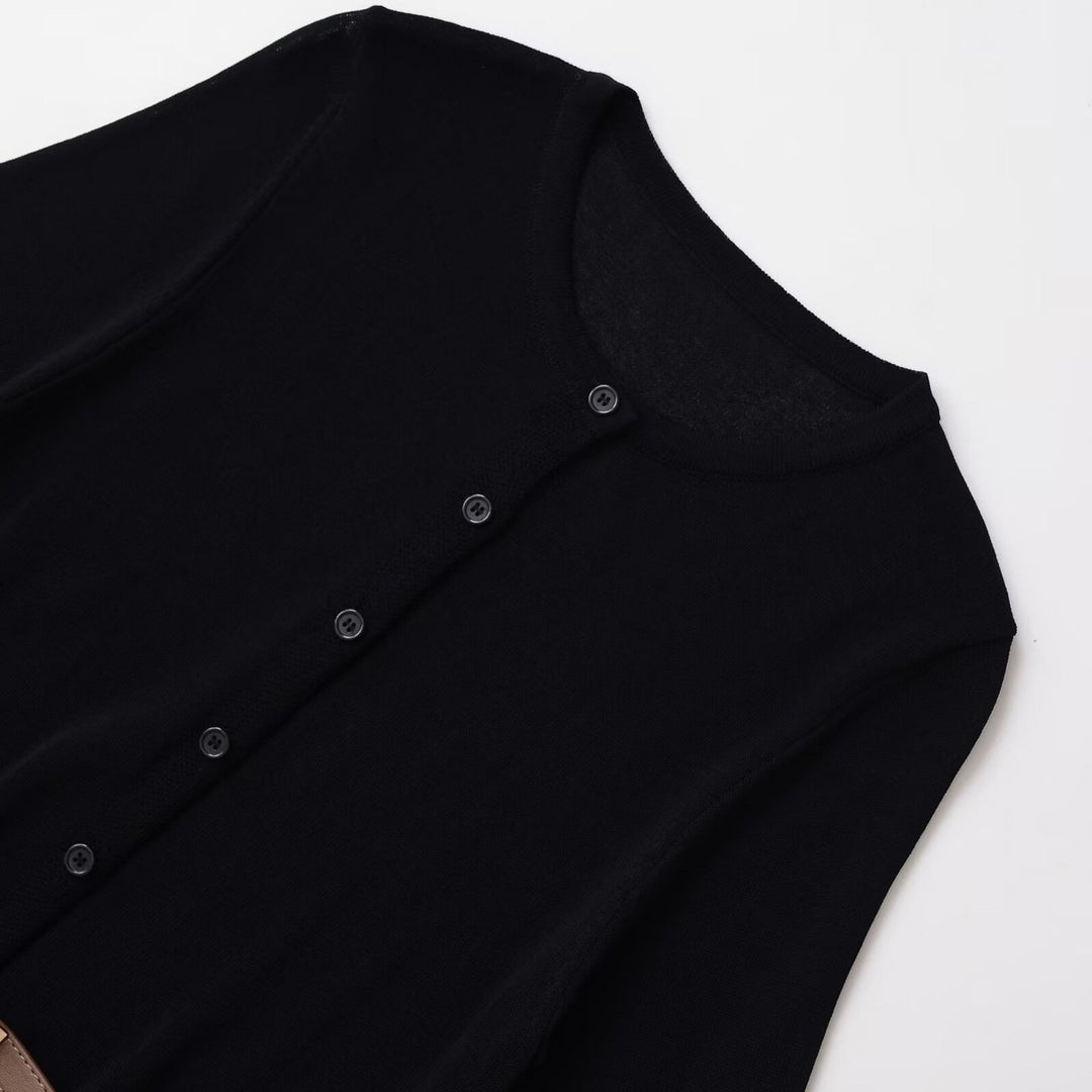Ladies elegant cardigan with a fitted design Lune London