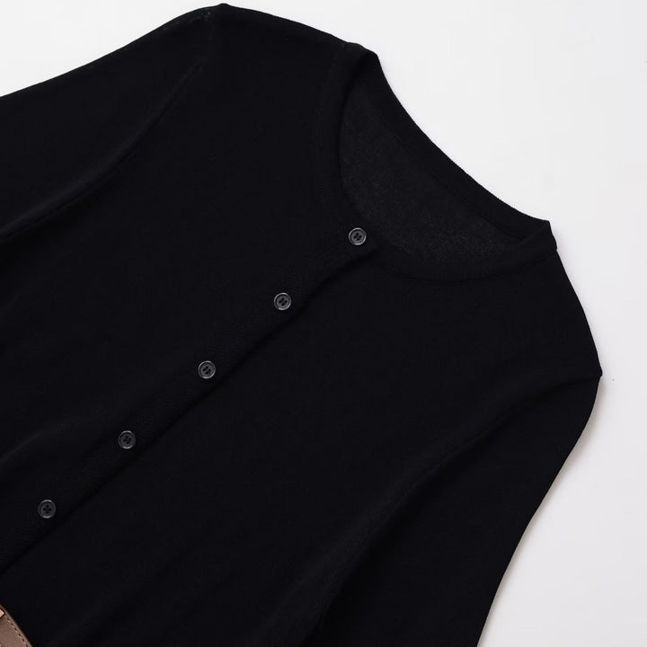 Ladies elegant cardigan with a fitted design Lune London