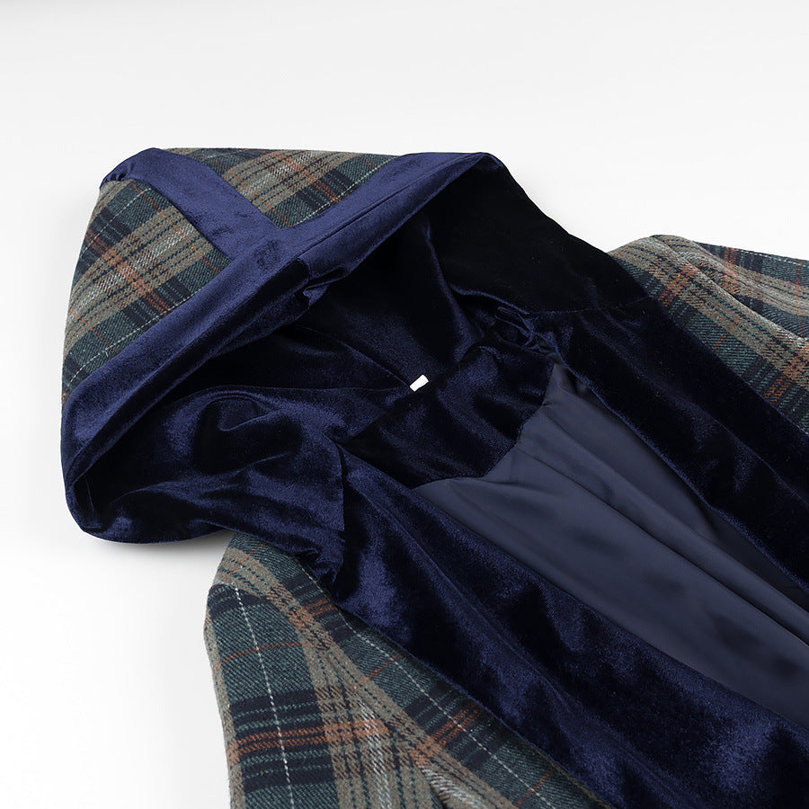 Ladies Long Blazer with elegant tartan pattern and velvet collar Lune London