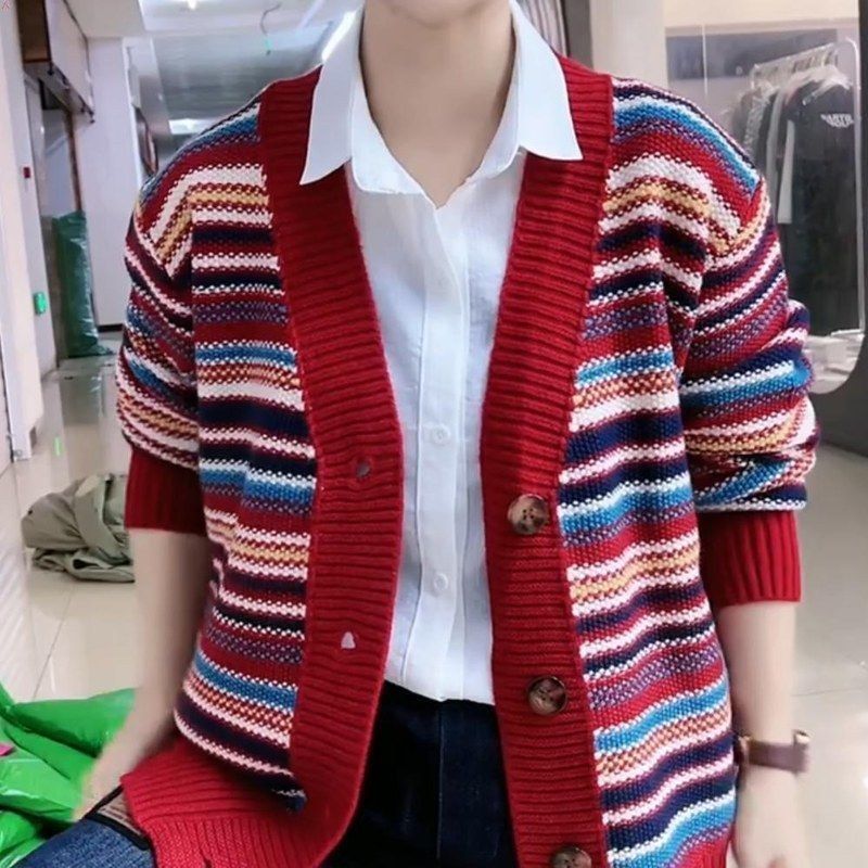 Cardigan pour femmes avec un design de rayures polyvalent Chic & Stil